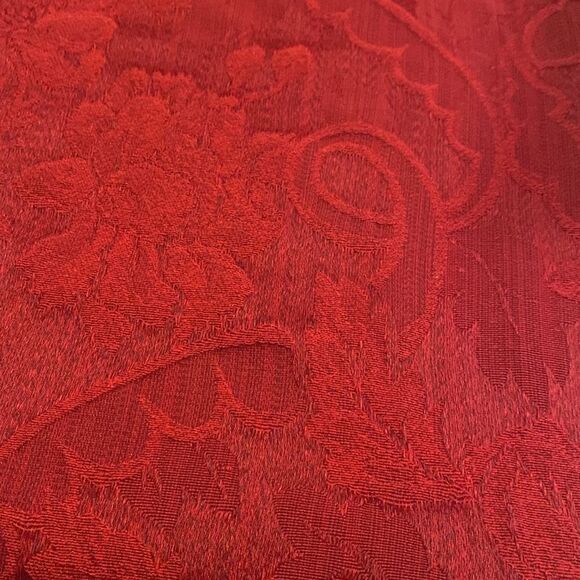 Table Linen Elegant Tapestry Print Rich Red 56” x100” - Picture 7 of 8